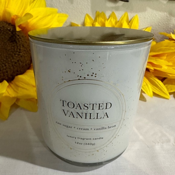 bellevue Accents Bellevue Toasted Vanilla Double Wick 2 Oz Candle